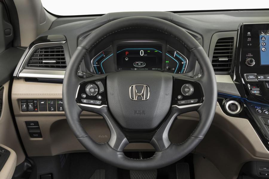 Панель приборов Honda Odyssey 2017 года  (фото 146 из 160)